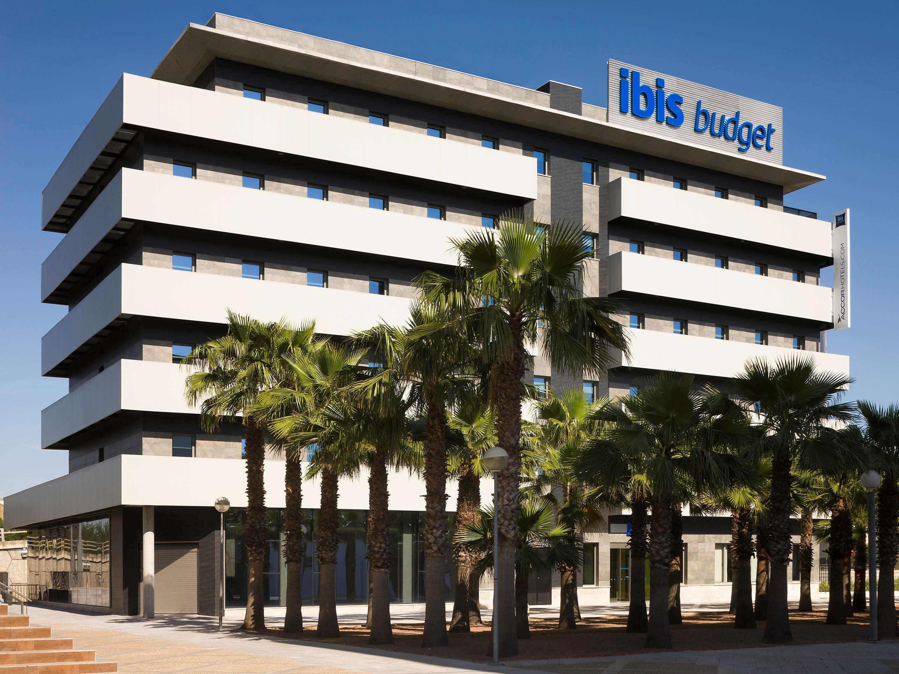 Ibis Budget Sevilla Aeropuerto Exterior foto